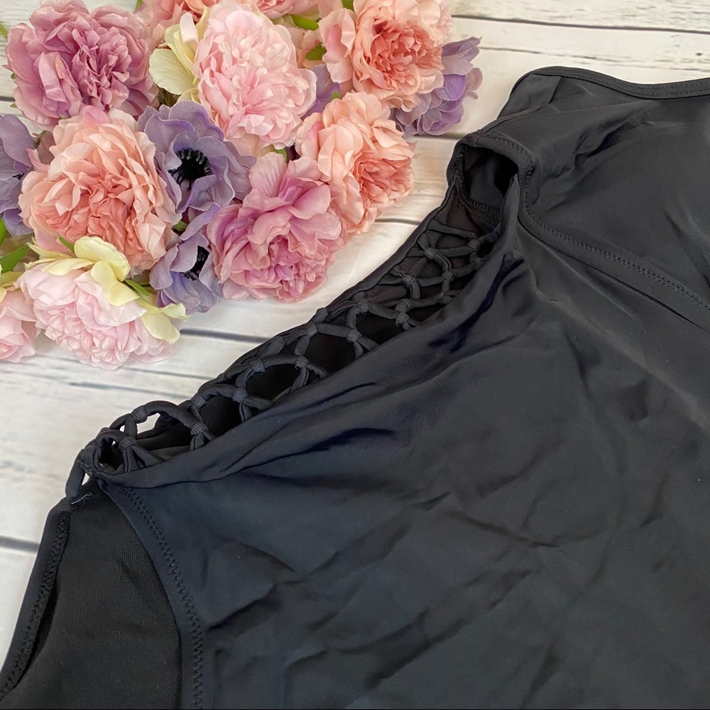 Sexy Plus Size Laced Up Bandage Push Up Swimsuit - Picture 11 of 16